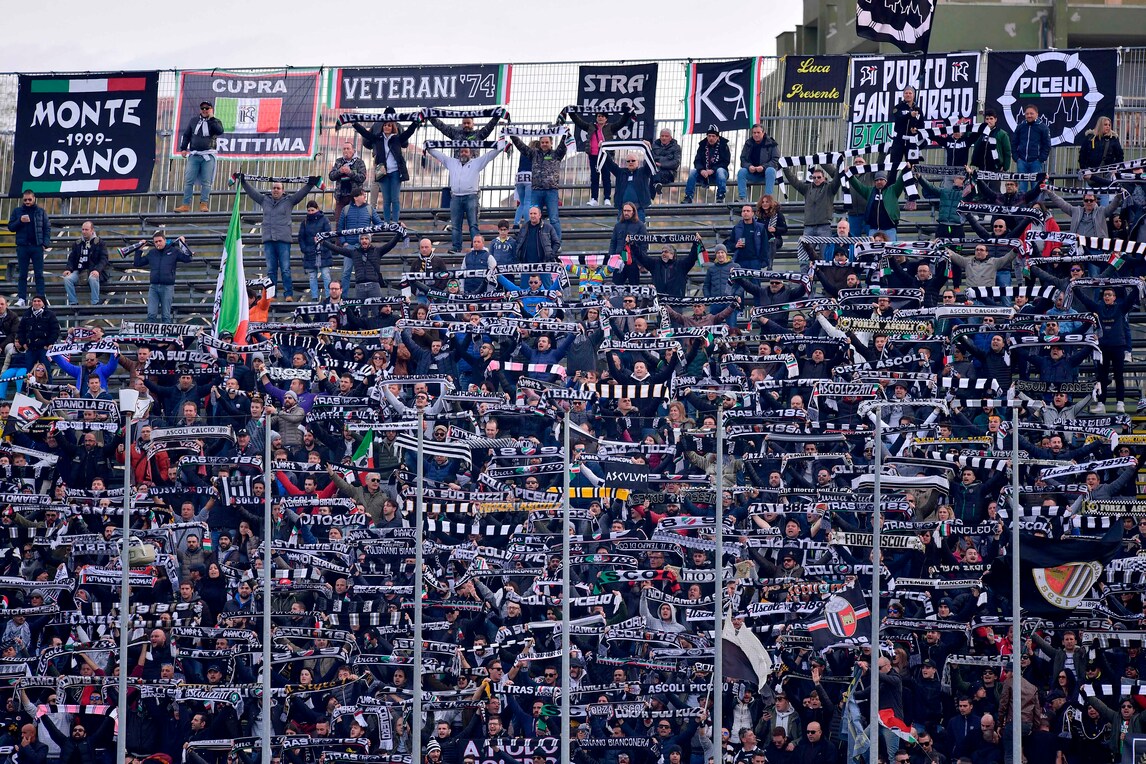 Ascoli-Perugia si gioca domenica a porte chiuse