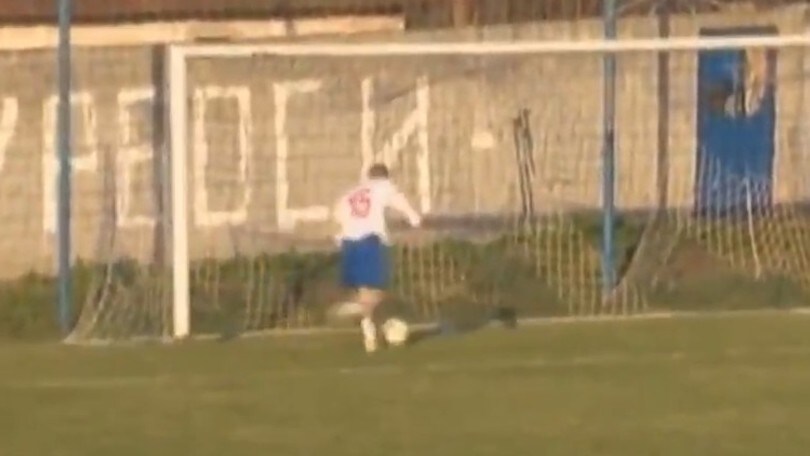 È il più semplice dei gol, l'attaccante riesce a sbagliarlo