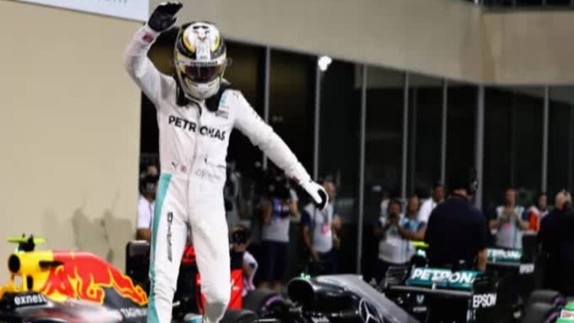 F1, Abu Dhabi: Hamilton in pole, ma Rosberg c'è
