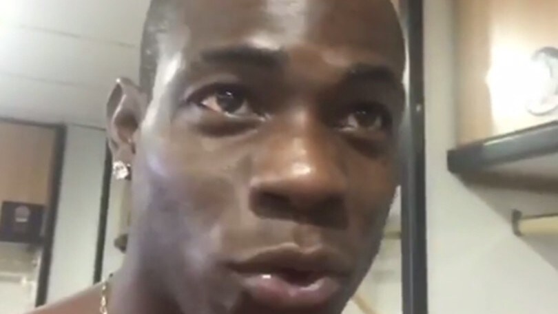 Ecco il francese di Balotelli: «Je suis très intelligent»