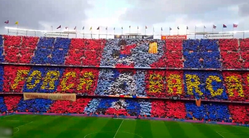 Barcellona-Real Madrid, la spettacolare coreografia del Camp Nou