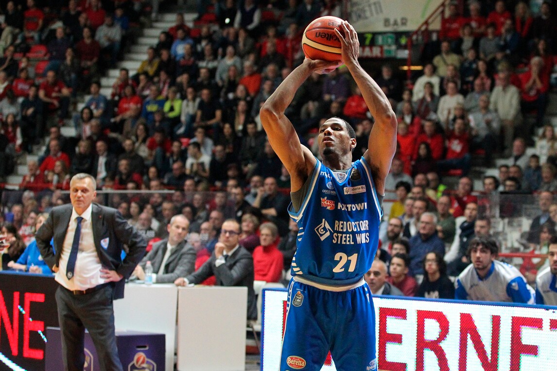 Basket Serie A, Cantù si risolleva a Varese