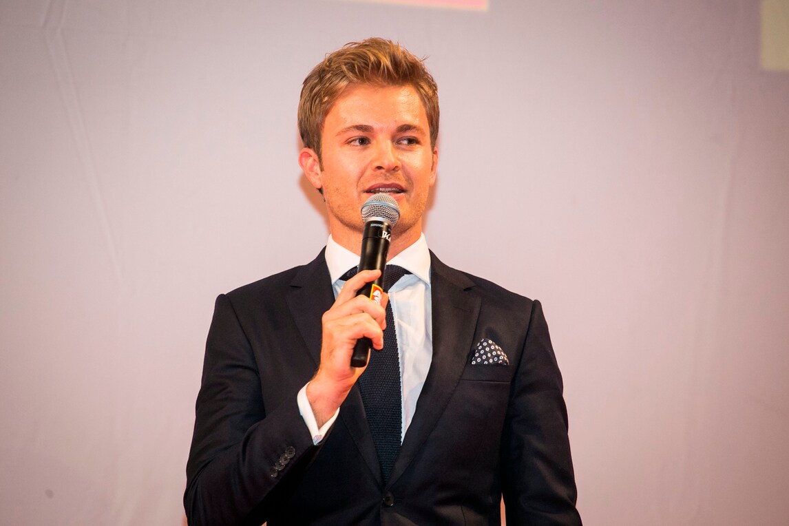 F1, Rosberg contro Lauda: «Fosse stato per me, l'avrei detto Natale»