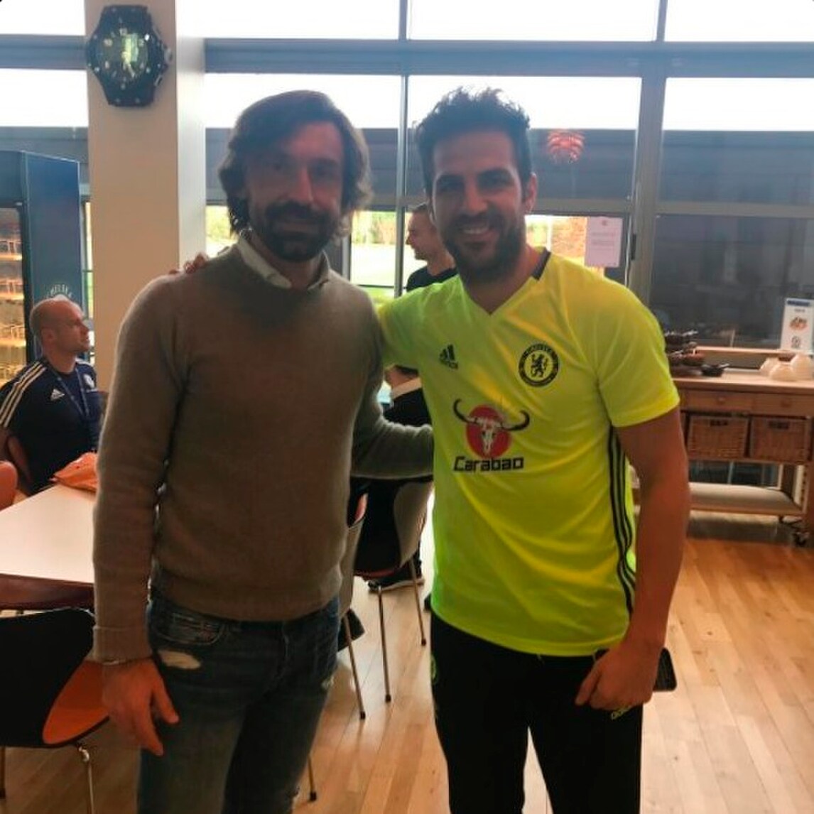 Chelsea, Pirlo fa visita a Conte: che selfie con Fabregas!