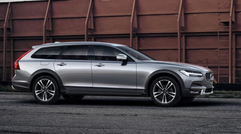 Volvo V90 Cross Country, station da corsa grazie a Polestar