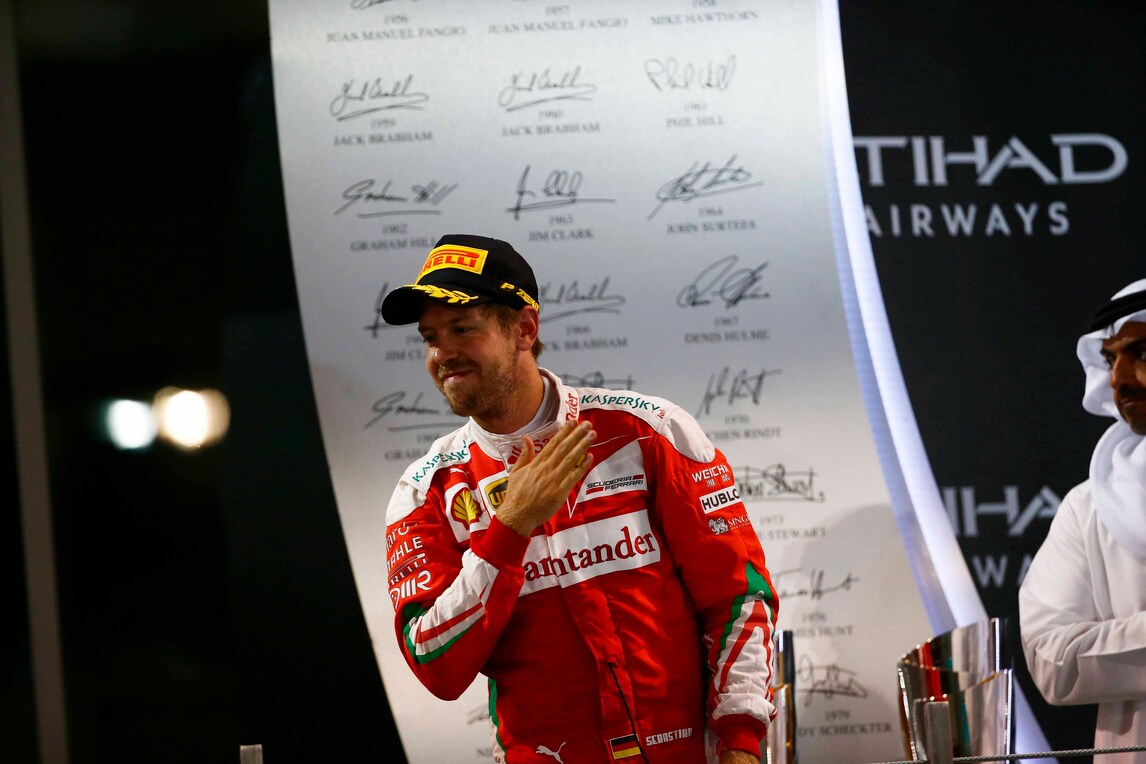 F1, Vettel: «Non mi interessa la Mercedes, resto alla Ferrari»