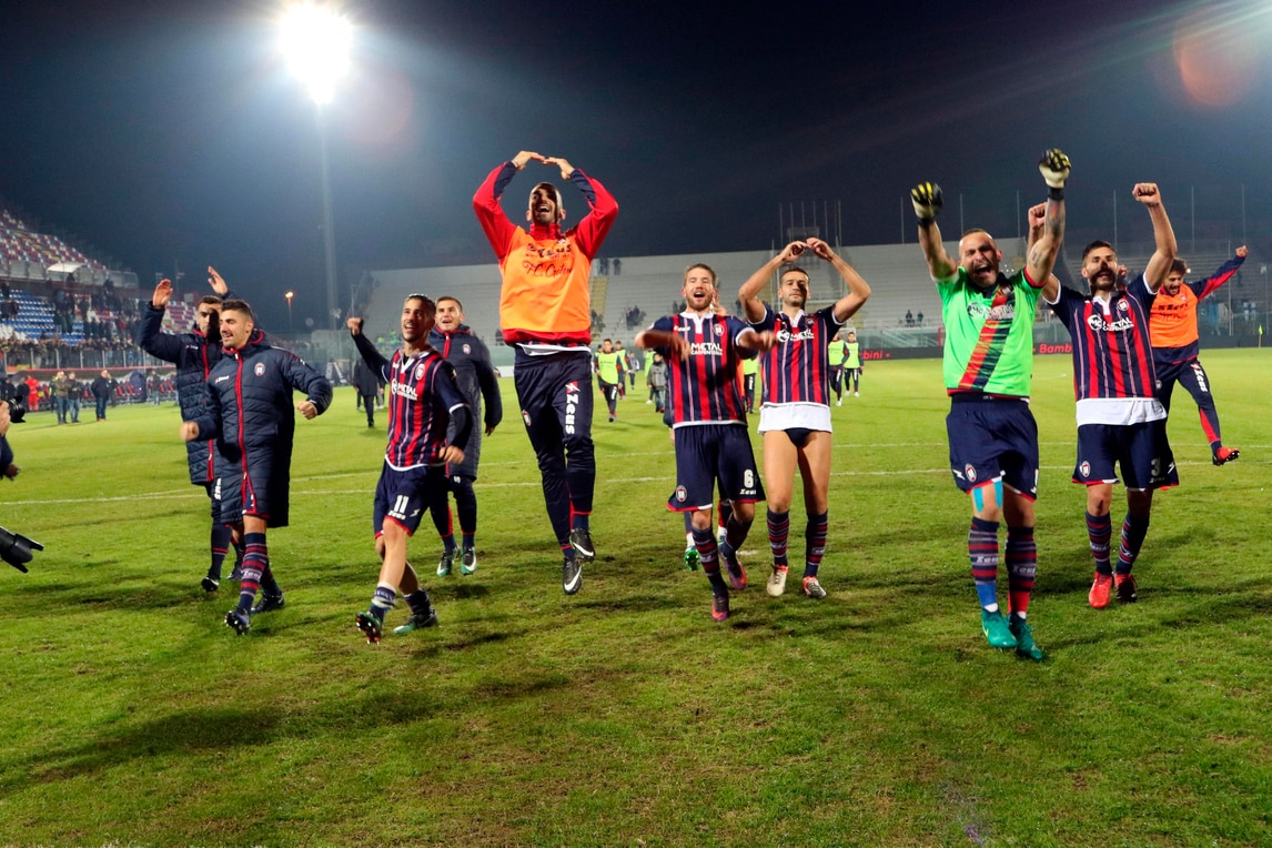 Serie A, Crotone-Pescara 2-1: Ferrari per il sorpasso