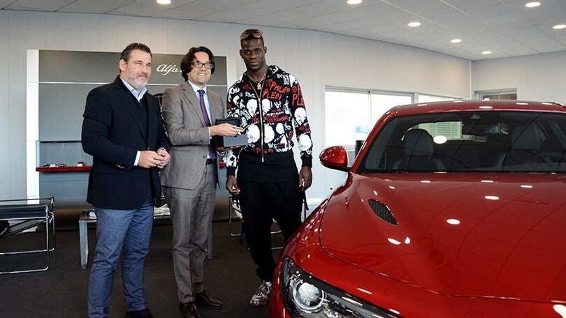 Balotelli si regala una Alfa Romeo Giulia Quadrifoglio