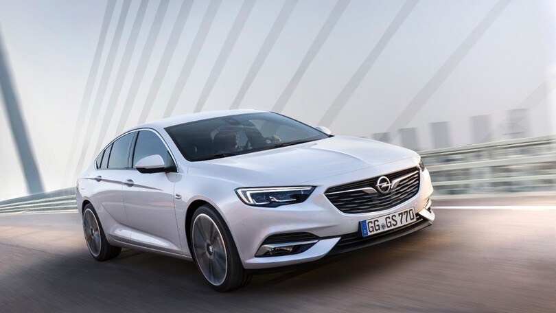 Nuova Opel Insignia: grande, leggera, atletica