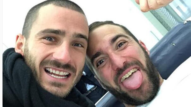 La Juventus fa festa. I giocatori esultano sui social