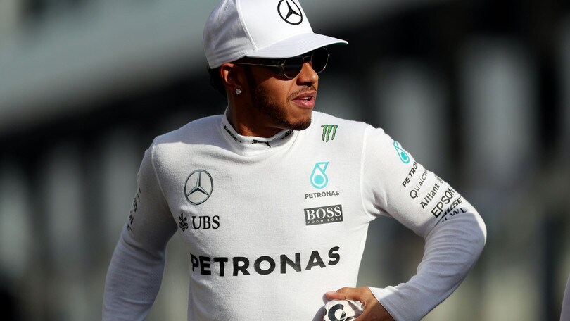 F1, Hamilton bacchetta Wolff: «Mi ha mancato di rispetto»