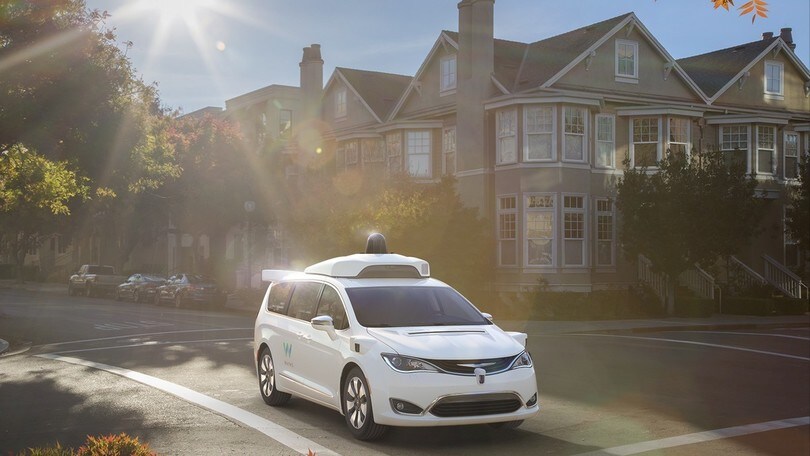 Guida autonoma, le Chrysler Pacifica by Waymo sono su strada