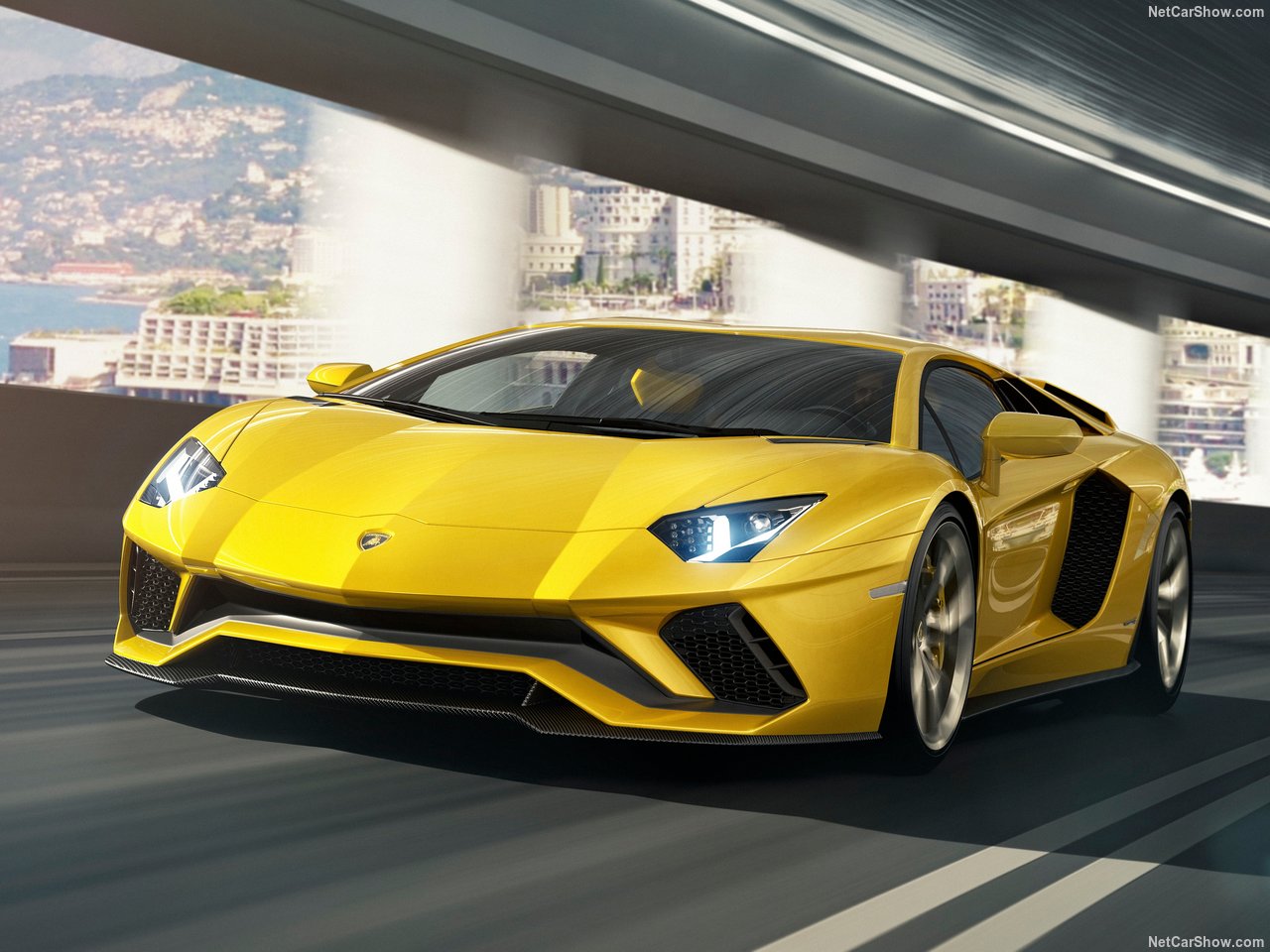 Lamborghini Aventador S: più potenza, più controllo