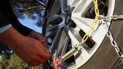 Catene da neve, ecco come si montano