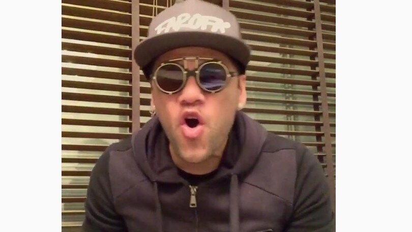 Dani Alves è pronto per X-Factor