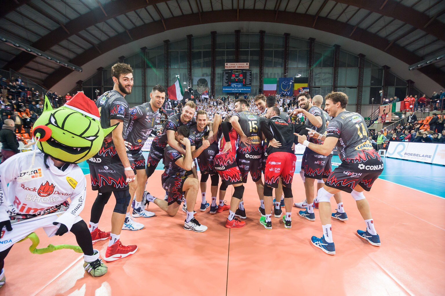 Sir Safety Perugia all'11. vittoria consecutiva. 3-0 al Roeselare