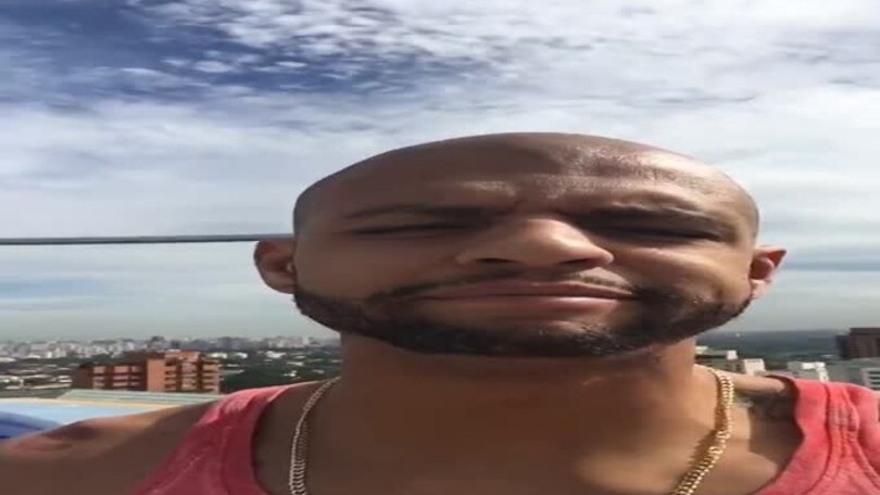 Felipo Melo prende lezioni di elicottero in Brasile