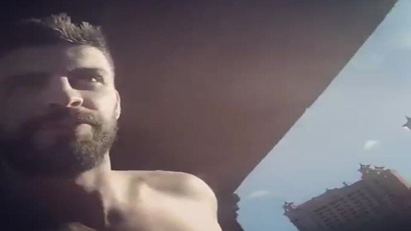 Piqué-Shakira, chi ha più coraggio sugli scivoli d'acqua?