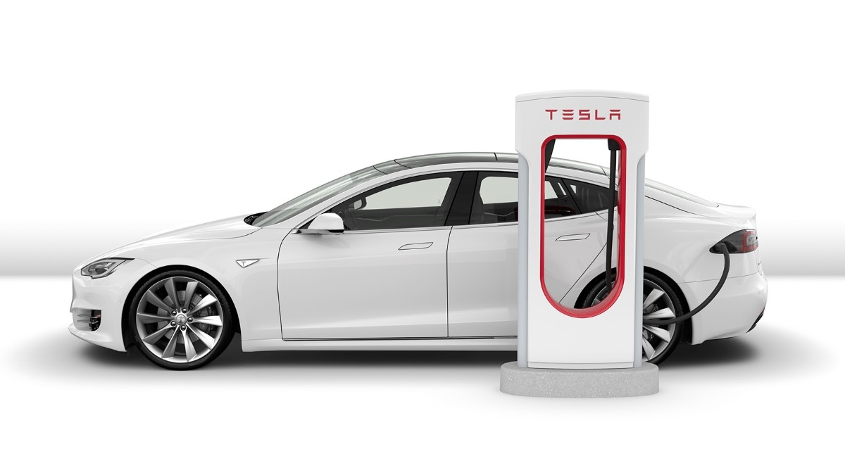 Tesla, la guida autonoma è sempre più vicina