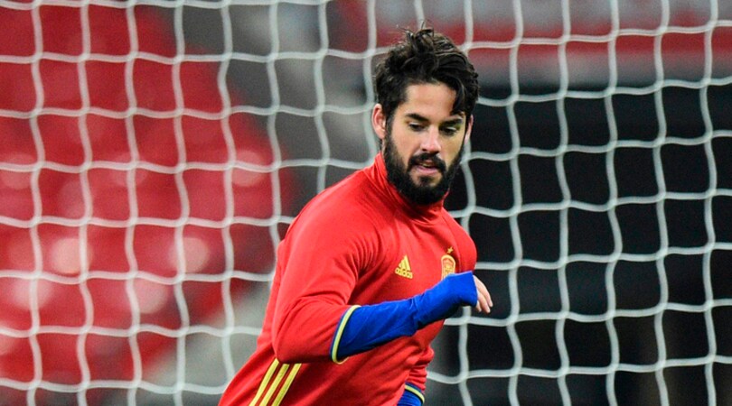 Real Madrid, dalla Spagna: «Dubbi sul rinnovo di Isco. C'è anche la Juve»