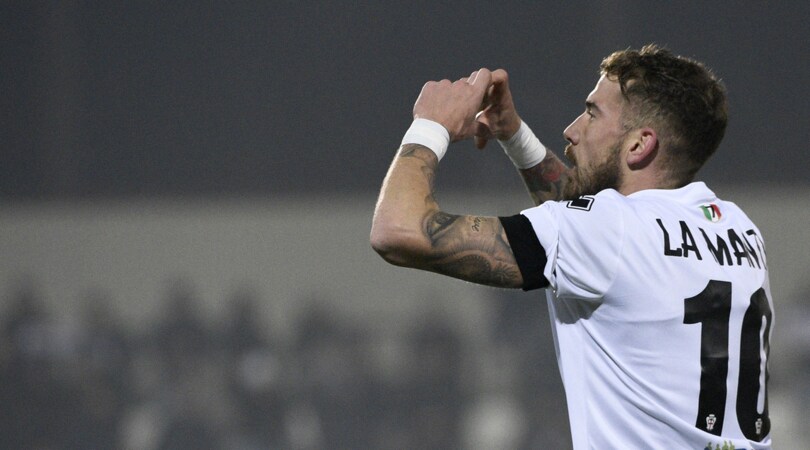 Serie B: Pro Vercelli-Frosinone 2-0, le immagini della doppietta di La Mantia