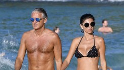 Roberto Mancini, relax a Saint Barth con la nuova compagna