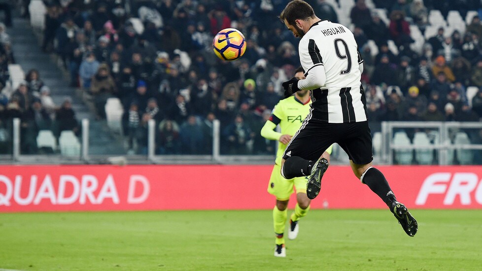 JuventusBologna 30 il 2017 inizia nel segno di Higuain Tuttosport
