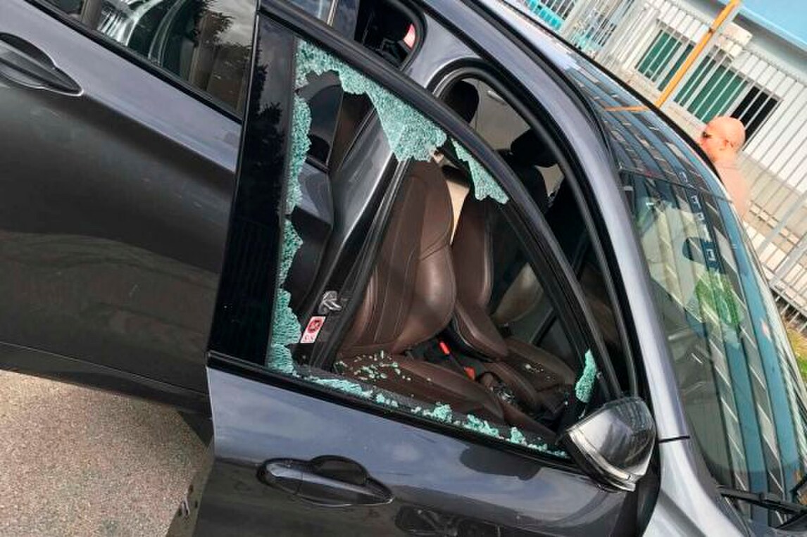 Verona, aggrediti Setti e Toni: «Vigili girati dall'altra parte»