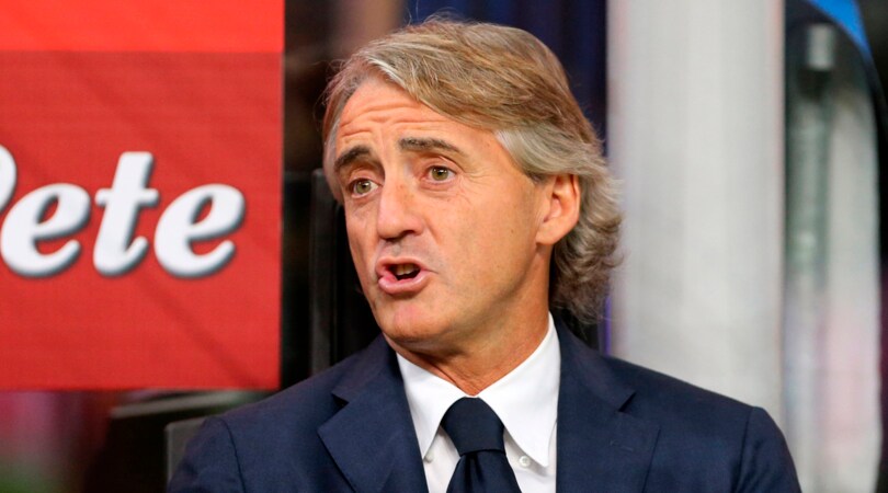 Mancini scherza con Fiorello e disegna la sua Nazionale ideale