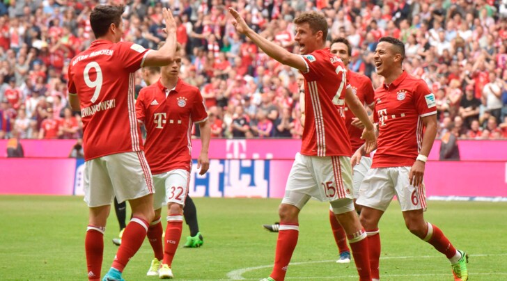Risultati immagini per bayern monaco 6-0 augsburg