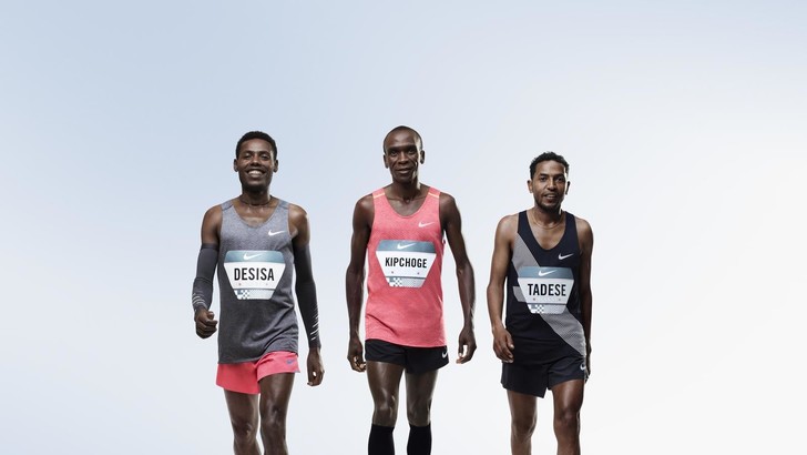 Maratona, Kipchoge sfiora record 2 ore Maratona, Kipchoge sfiora record 2 ore