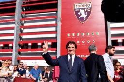Festa al Filadelfia. Cairo: «Giornata epocale». Mihajlovic: «In casa abbiamo onorato il Grande Torino» Festa al Filadelfia. Cairo: «Giornata epocale». Mihajlovic: «In casa abbiamo onorato il Grande Torino»