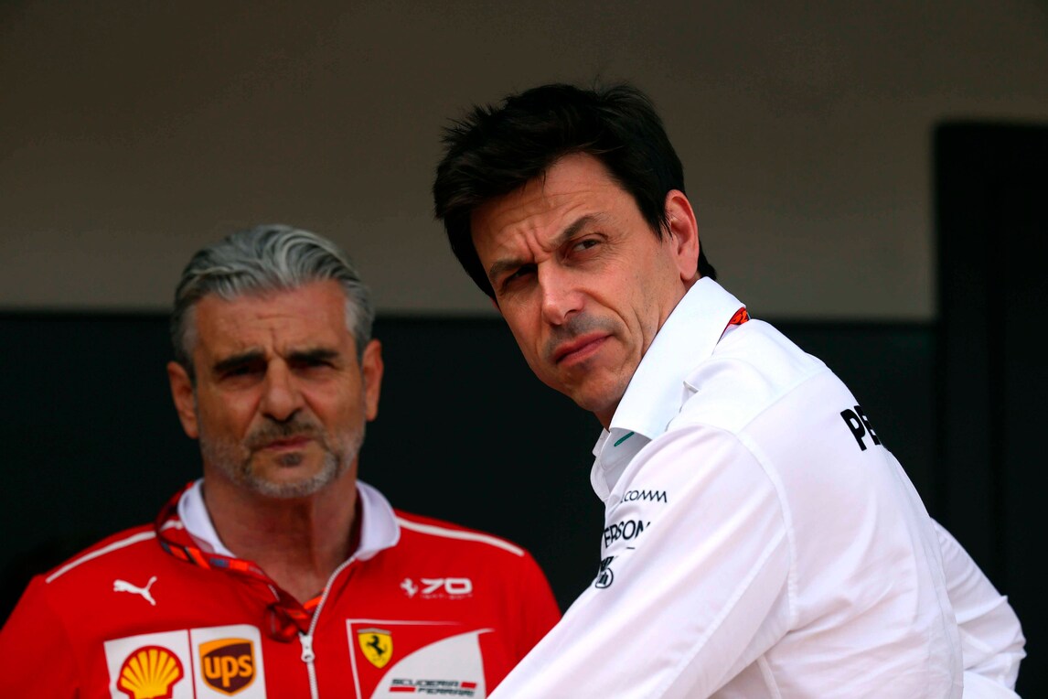 F1, Wolff: «Hamilton alla Ferrari? Le chiacchiere non mi interessano»