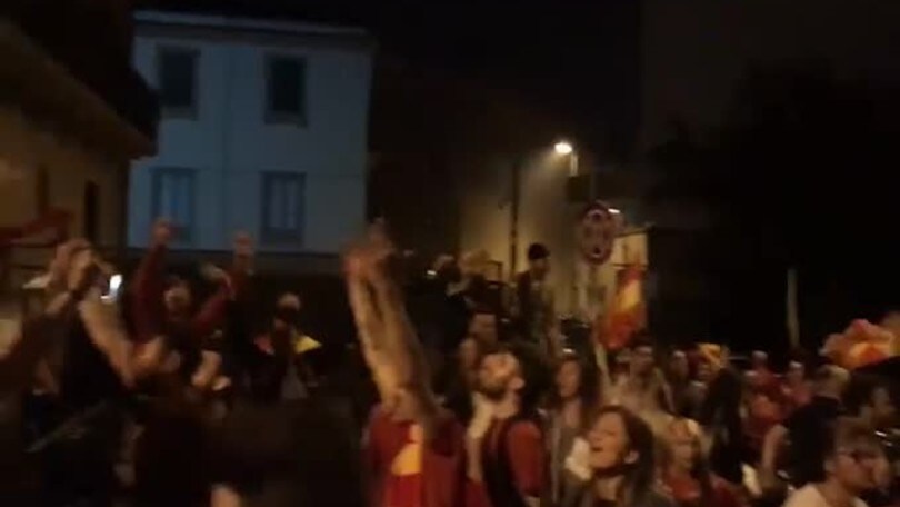 Benevento: i tifosi invadono le strade per festeggiare
