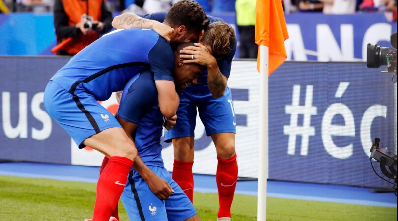 Francia-Inghilterra 3-2: decidono Umtiti, Sidibe e Dembele