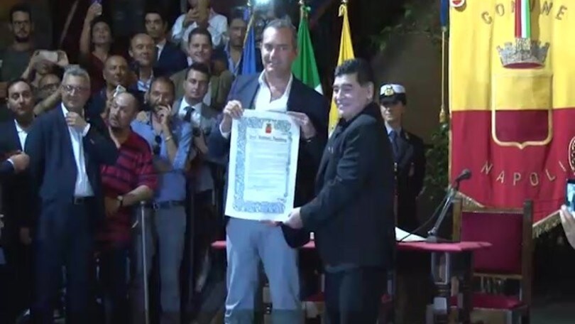 Maradona, cittadino di Napoli