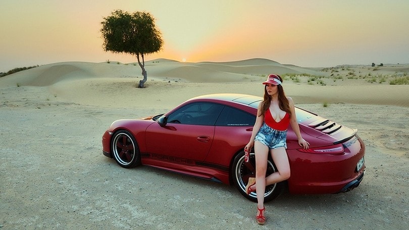 Miss Tuning e le supercar, l'estate in un calendario