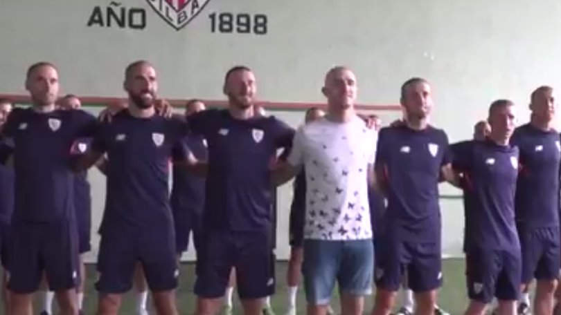 Alvarez lotta contro il cancro: i giocatori dell'Athletic si rasano a zero