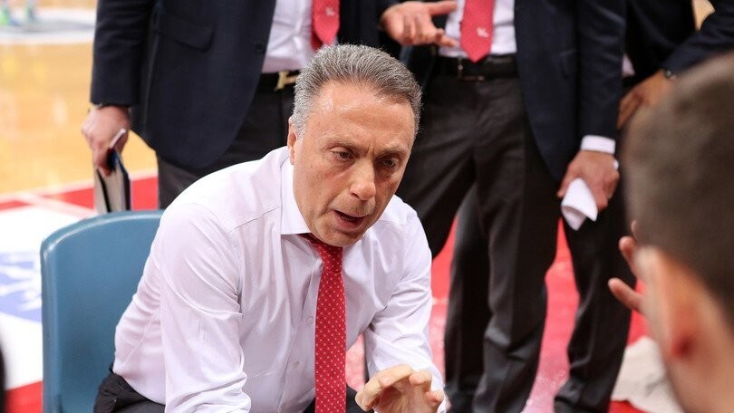 Caserta presenta coach Bucchi: "Presupposti per una buona squadra"