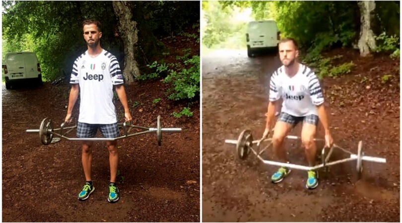 Pjanic, che forza! Allenamento nel bosco con la maglia della Juventus
