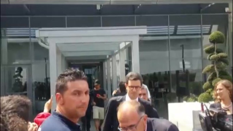 Juve, Douglas Costa termine le visite mediche