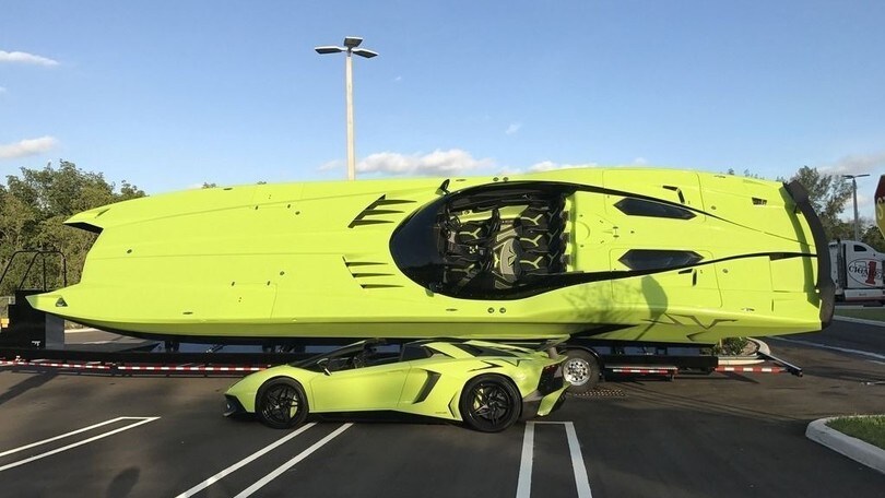 Il motoscafo Lamborghini replica che fa i 300 km/h