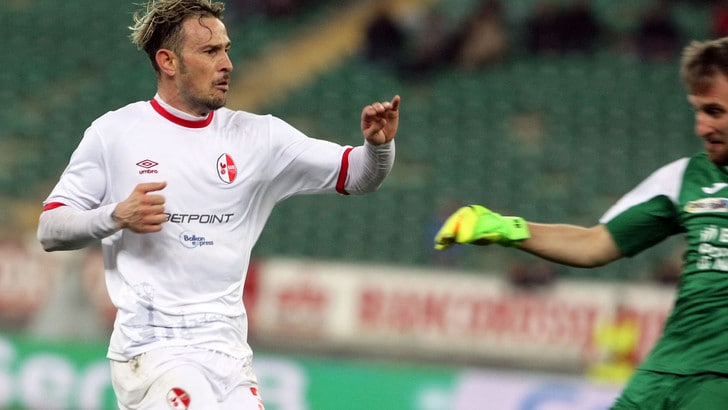 UFFICIALE: Floro Flores ancora in prestito al Bari UFFICIALE: Floro Flores ancora in prestito al Bari