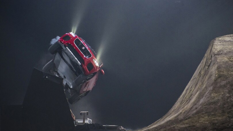 E-Pace, debutto da brividi per il primo Suv compatto Jaguar