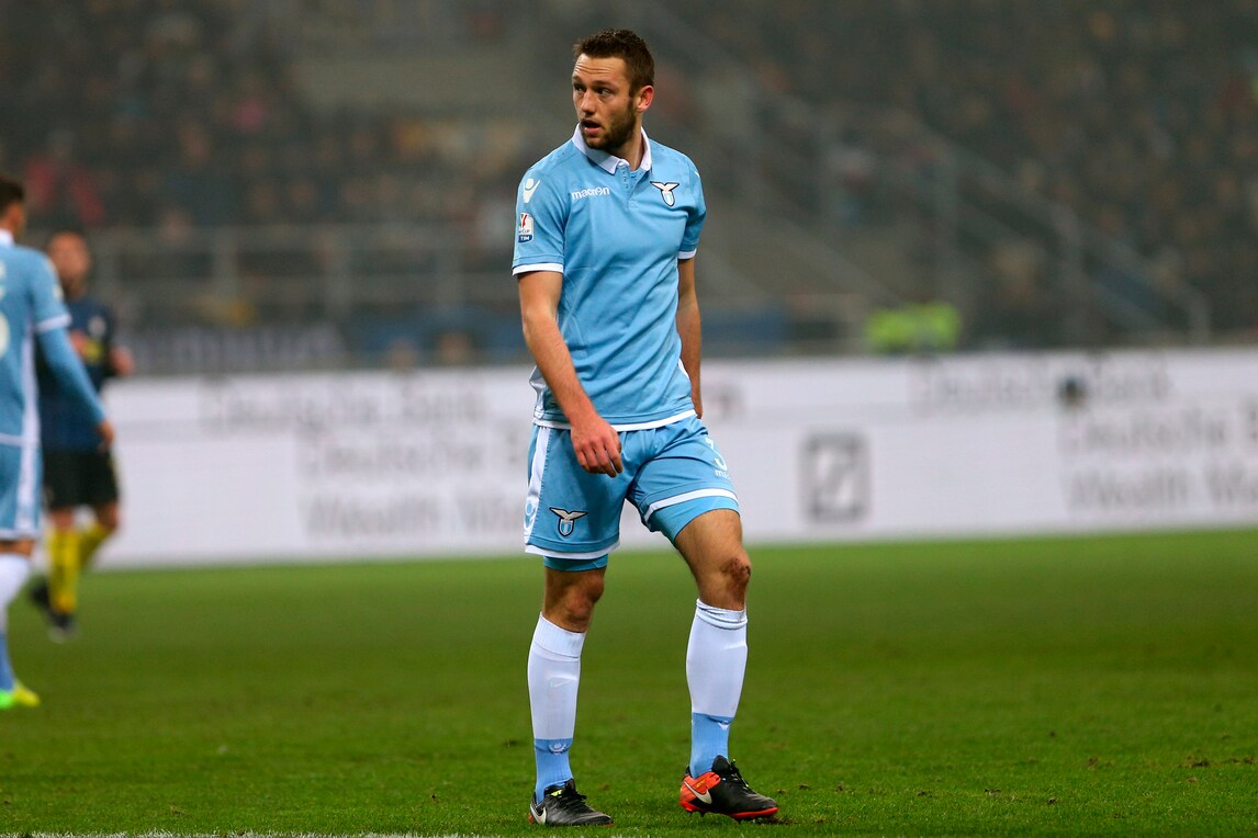 Juve su De Vrij per il prossimo anno: i dettagli dell'offerta