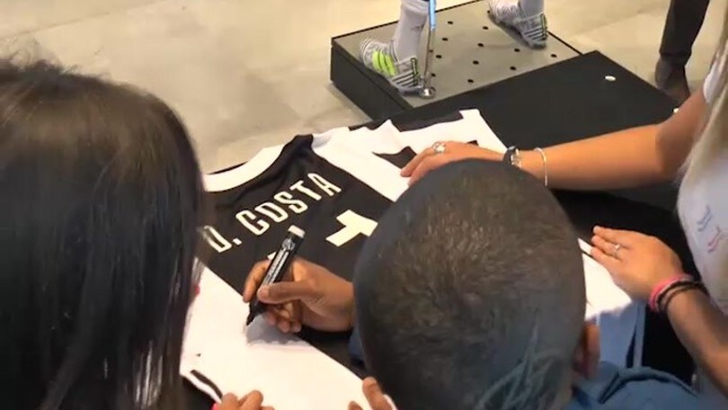 Douglas Costa, che look!