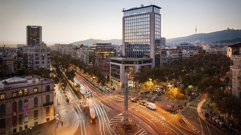 Il centro di Barcellona si prepara per il "Seat Palace"