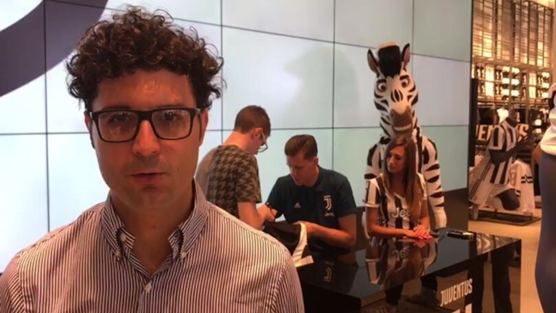 Juventus, Szczesny al J|Store