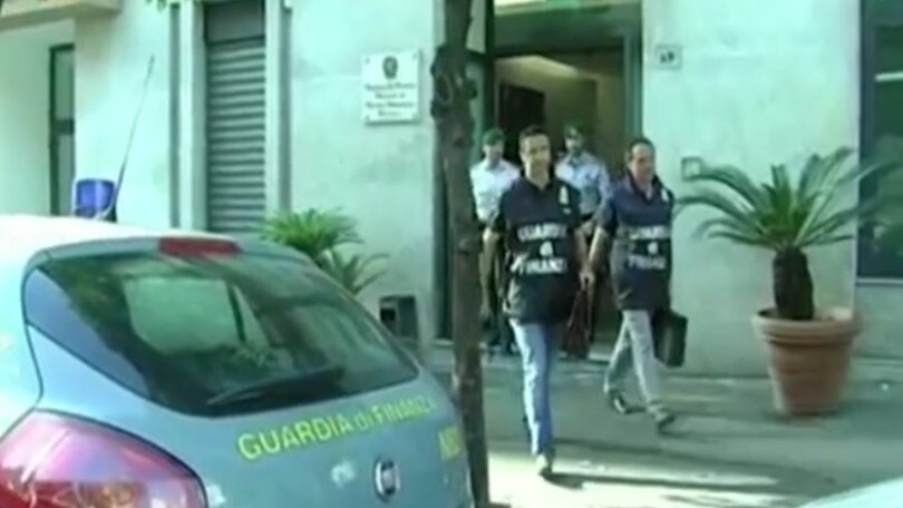 "Tratta" di baby calciatori dall'Africa: arresti e perquisizioni