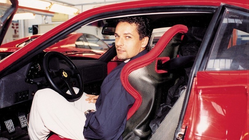 Ferrari F40, i 30 anni della leggenda estrema: foto